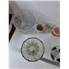 Image 10 : (4) Vases, (3) Glasses, (5) Coffee Cups, (1) Bowl, (1) Cooking Lid