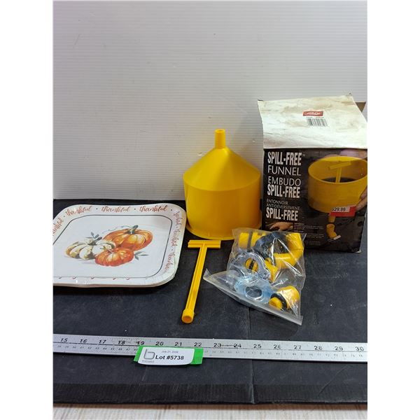 Spill Free Funnel for Cars w/ Adaptors, Thanksgiving Paper Plates