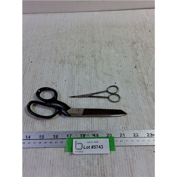 Scissors (large and small) - Large Pair is a Collectible