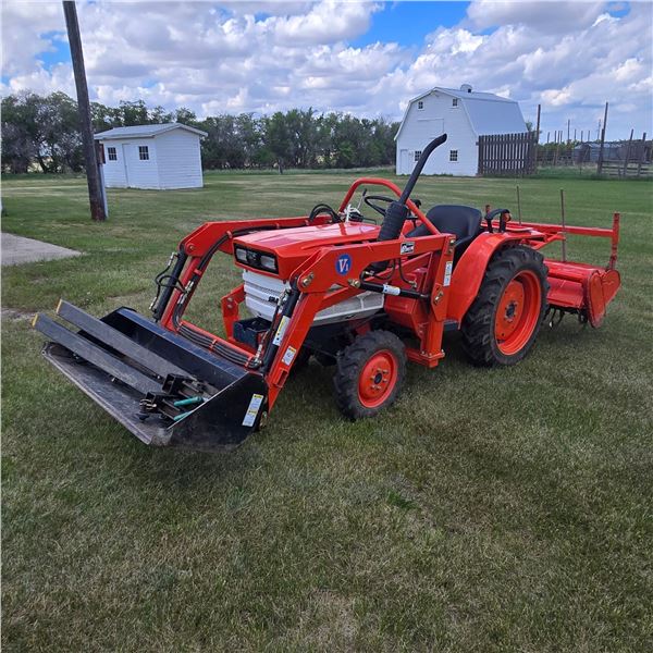 Kubota B1600 Diesel Tractor  w/ Loader  3 PTH  & Tiller SOLD AS ONE UNIT Located in MIlden SK