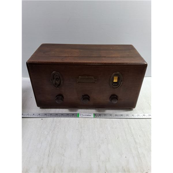 Antique Westinghouse Tabletop Radio