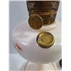 Image 5 : Antique Aladdin Simplicity Decalcomania Oil Lamp