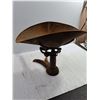 Image 7 : Vintage Countertop Mercantile Scale with Weights