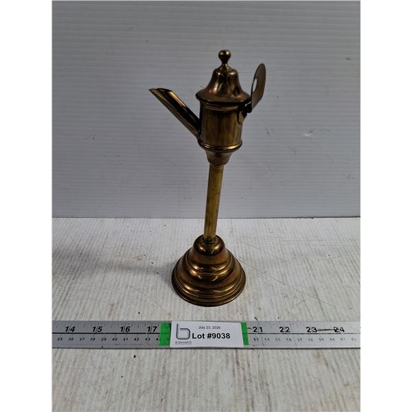 (1) Brass Whale Oil Lamp