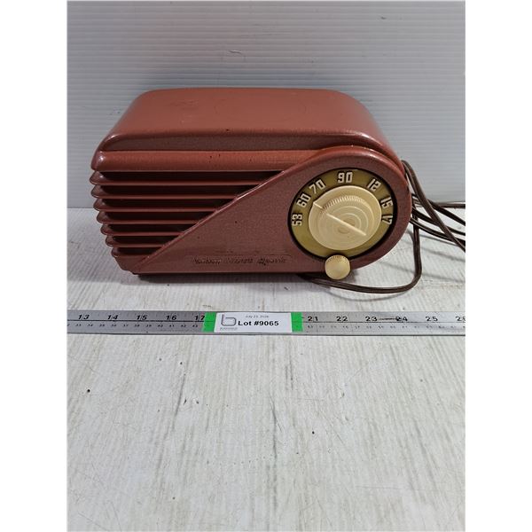 Northern Electric Model 5508 "Midge" Radio Early 1950's