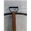 Image 4 : Astro Daco "Hornet" Crossbow - 33" Bow Span x 35" Stock Length - Pickup Only