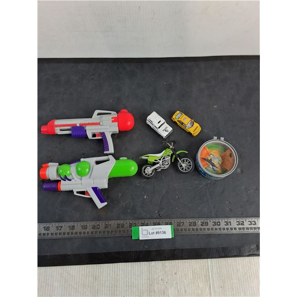 Pump Water Guns, Diecast Toy Vehicles, Stuart Little 2 Track Toy