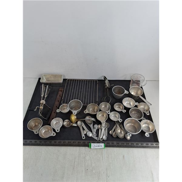Assorted Mostly Vintage Kitchenware