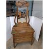 Image 1 : * Vintage 2-Drawer Dresser w/Mirror - Cannot Ship