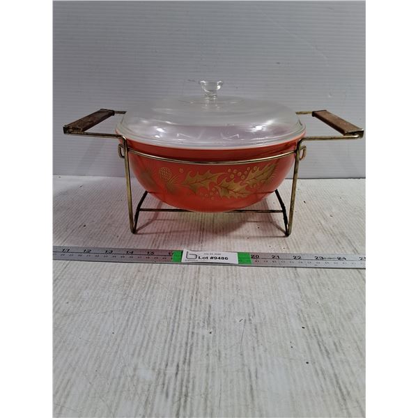 Vintage Pyrex 404 "Holiday" Mixing Bowl with Brass Serving Cradle-chip on lid