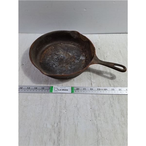 8" Cast Iron Frying Pan Stamped Wagners on Bottom