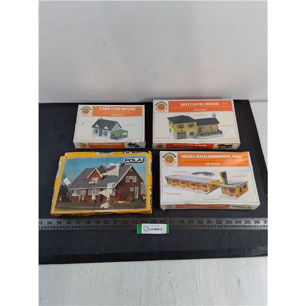 (4) Bachmann/Pola HO Scale Model Train Set Buildings - 3 Are Sealed