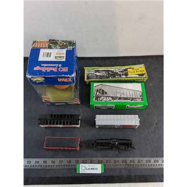 Assorted HO Scale Model Train Cars & Accessories - Some NIB