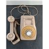 Image 2 : Vintage Automatic Electric Rotary Telephone