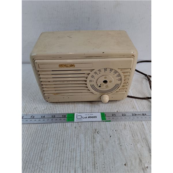 Vintage Ivory/White Coronado Bakelite Radio-missing parts-as is