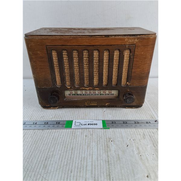 Vintage Arcadia by Macleods Tube Radio