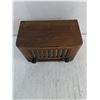 Image 4 : Vintage Arcadia by Macleods Tube Radio