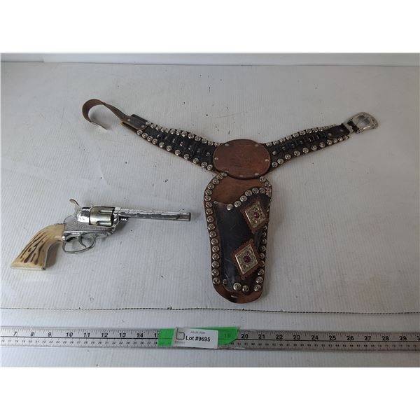 Fanner 50 Toy Pistol & Wild Bill Hickok Holster