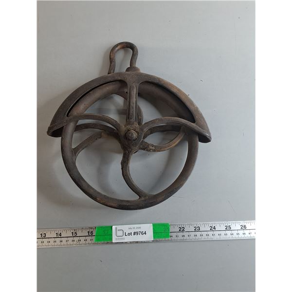 Antique Cast Iron Well Pulley Wheel