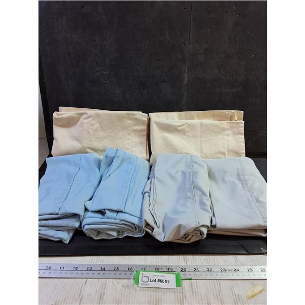 King Pillow Cases Blue (2), Square Pillow Cases Beige (2), King Pillow Cases Light Blue (2)