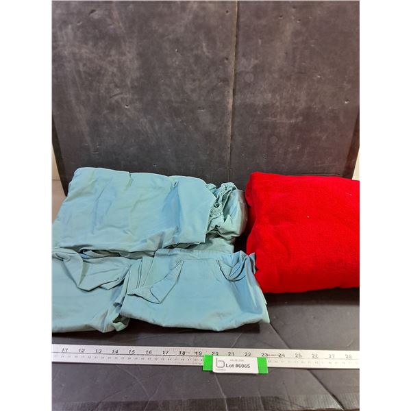 Red Blanket (5' x 4'), King Size Fitted Sheet and Pillow Cases (2)