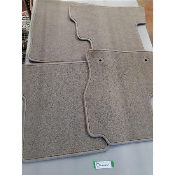 Carpet Floor Mats - Ford Escape