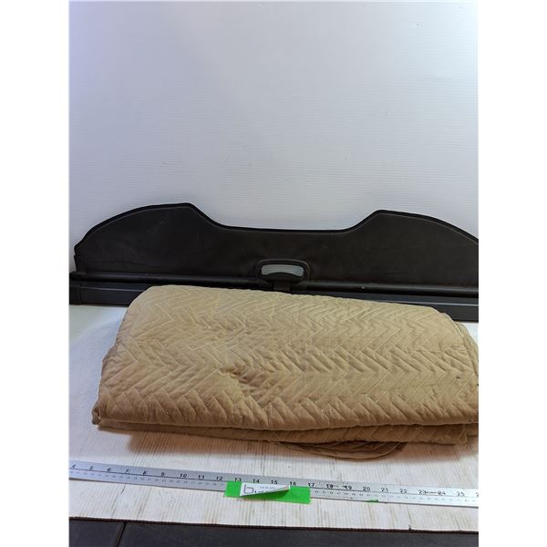 Bed Blanket (8' x 8'), Retractable Cargo Cover for Ford Escape (46" Long), Pickup Only
