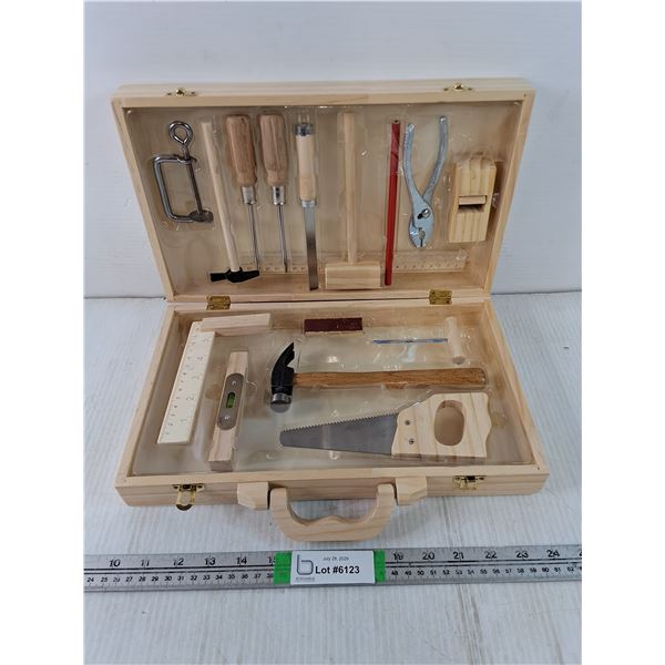 Minimakers Starter Wood Workers  16 Piece Tool Kit (New)