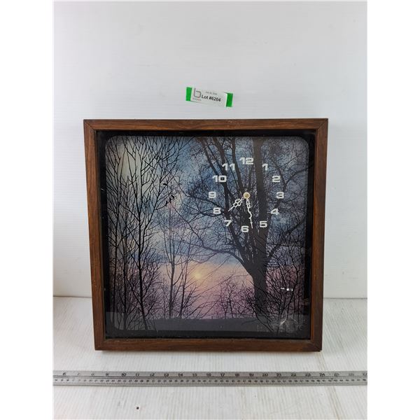 Unpowered Clock with Woodland Motif