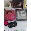 Image 5 : Portable Radio, CD Case, Computer Mouses, Strap Hinge, Ceramic Planter, Misc