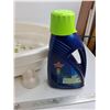 Image 5 : Plastic Baby Bath, Wood Floor Cleaner & Bissell Pet Stain & Odor Cleaner, PICKUP ONLY