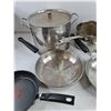 Image 3 : Assorted Stock Pots & Frying Pans