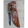 Image 2 : Dewalt Roofer Hammer, Flashlight, Titan, Prybar, Hunting Knife, Parts Holder, Vinyl Ties