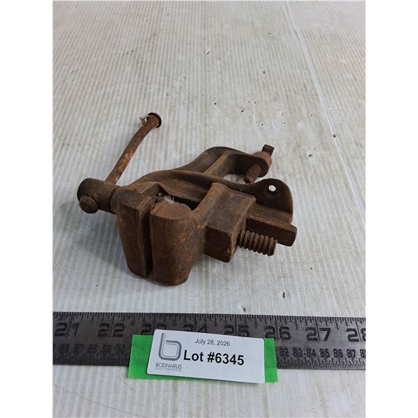 Vintage Rusted 2.5" Shop Vise