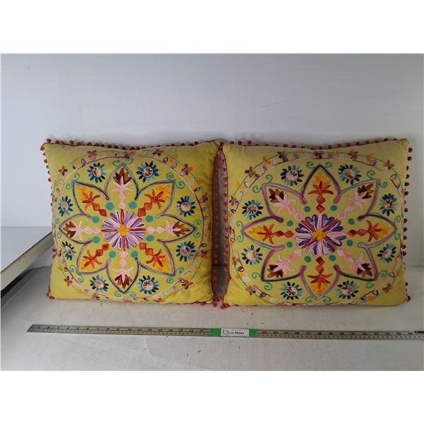 (2) Floral Throw Cushions 16.5"