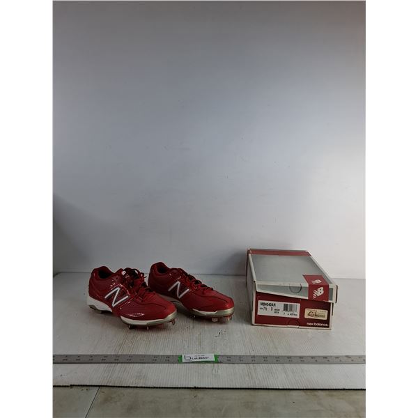 New Balance Baseball Cleats Size 7.5 ( as is)
