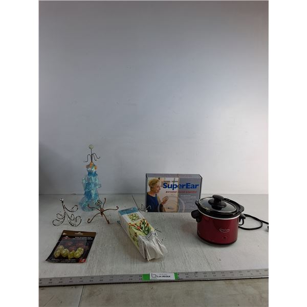 Betty Crocker Mini Slow Cooker(powers on), Playing Die, Super Ear Amplifier, Misc