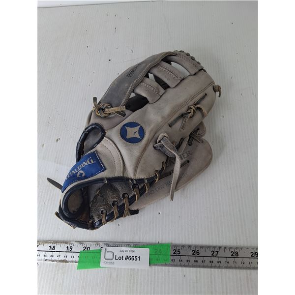Adult Spalding Left Handed Ball Glove