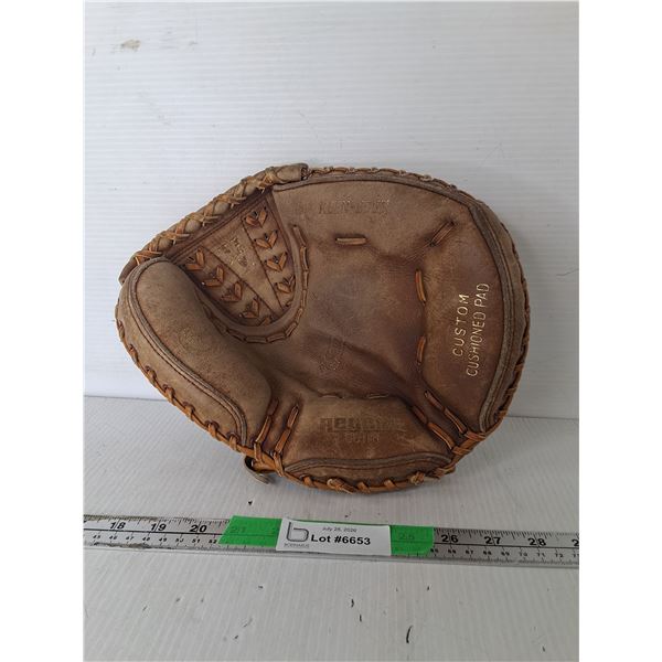 Vintage Adult Left Handed Regent Ball Catcher's Mitt