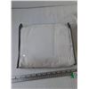 Image 5 : (2) Flat Sheets, (1) Queen (1) Twin