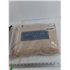 Image 6 : (2) Queen Flat sheets, (2) Full/Queen 100% Cotton Flat Sheets
