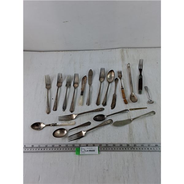 Assorted Vintage Cutlery Utensils, (9) Forks, (6) Spoons, (3) Butter Knives