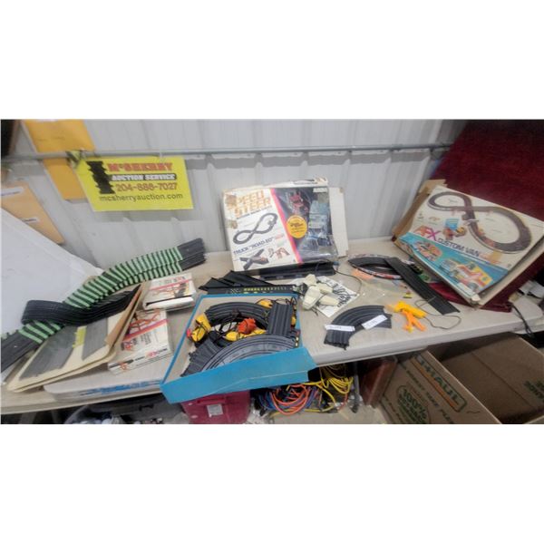 Aurora AFX Custom Van HO Scale Slot Car Race Set with Extra Track and More Didn.T See Any Cars