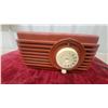 Image 2 : RCA Nipper Vintage AM Radio, Reddish-Brown Bakelite Case with Cream Tuning Dial, 1946r