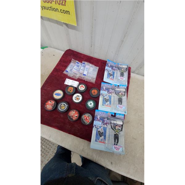 Starting Lineup Premier Choix Hockey Figures, Collectible Pucks, and Card Holders and More