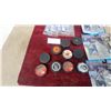 Image 7 : Starting Lineup Premier Choix Hockey Figures, Collectible Pucks, and Card Holders and More