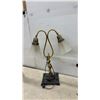 Image 3 : Lot of Three Vintage Table Lamps: Ceramic, Brass Double-Arm, and Gooseneck Base