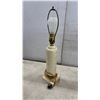 Image 6 : Lot of Three Vintage Table Lamps: Ceramic, Brass Double-Arm, and Gooseneck Base