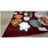Image 5 : Royal Copley Old Man with Red Cap Planter, White Swan Figurine, and More Royal Winton