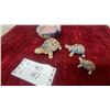 Image 3 : Set of Three Hand-Painted Ceramic Turtle Figurines and Ceramic Bowl with Blue Rim